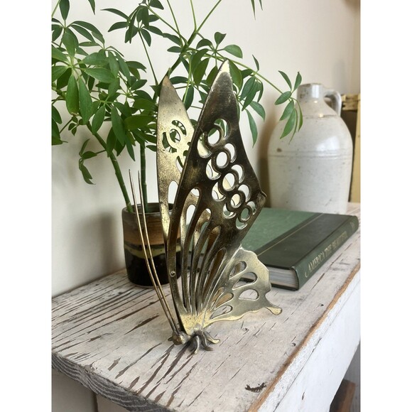 Vintage MCM Tall 9” Brass Butterfly Flying Sculpture W/ Flowing Antennas / Boho - Picture 3 of 7